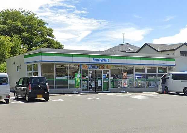 コンビニ 450m ファミリーマート さいたま堀崎町店