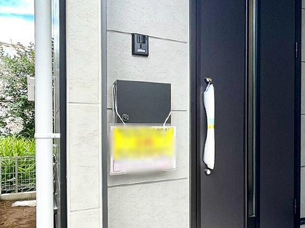 シンプルデザインのポスト。