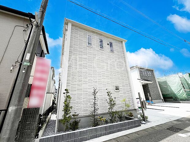 溢れる陽光でご家族の笑顔も輝く