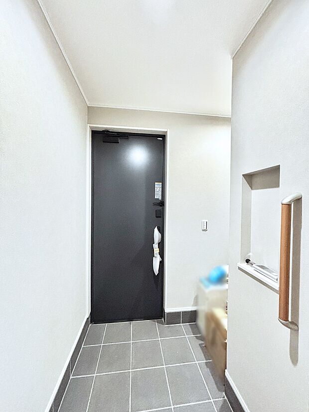 シューズインクローク付きの玄関。家族全員の靴や雨具などすっきり収納できます。