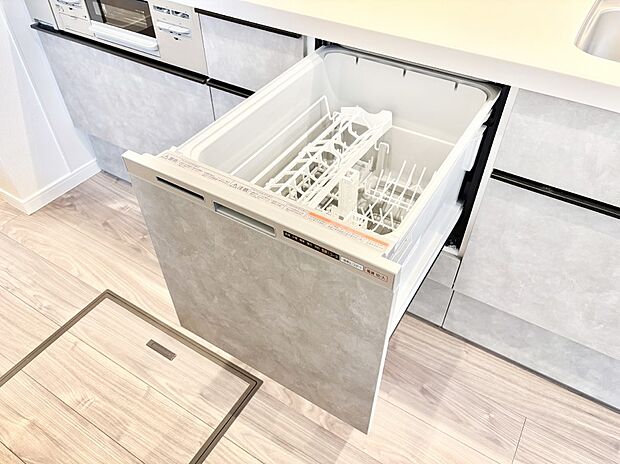 面倒なお片づけは食洗機にお任せ！家事の負担が減って、時間にも気持ちにもゆとりができます。