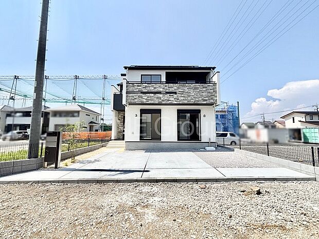 洗練された外観、上質な住空間が広がる室内は永く安心して過ごせる住居です。 