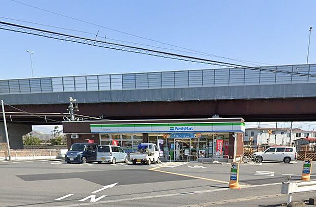 コンビニ 600m ファミリーマート 川越今成四丁目店