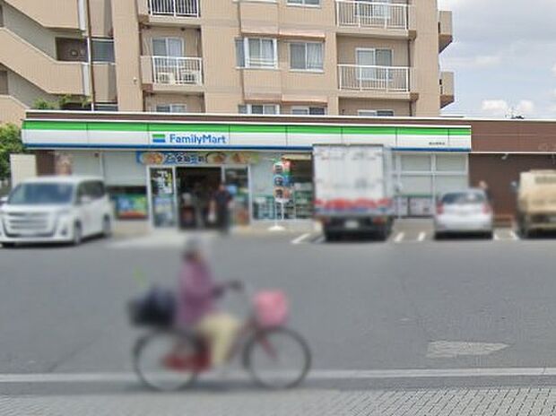 コンビニ 300m ファミリーマート 越谷恩間店