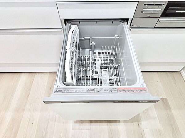 面倒なお片づけは食洗機にお任せ！家事の負担が減って、時間にも気持ちにもゆとりができます。