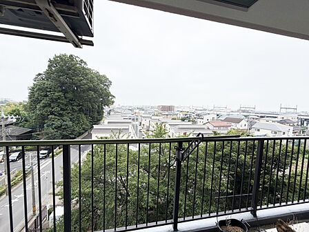風通しの良いバルコニー