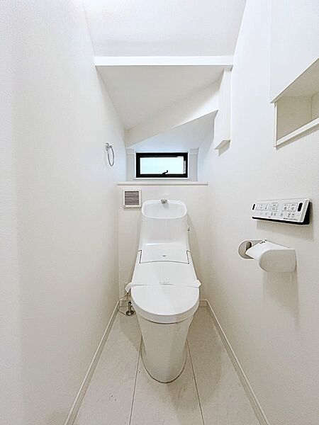 トイレは温水洗浄機能付き