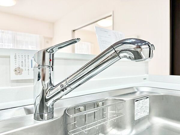 いつでも清潔なおいしいお水を。一つの水栓で水道水と浄水を使い分け。