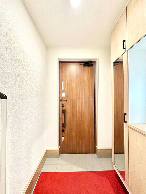家族の帰宅やお客様をあたたかく迎える玄関