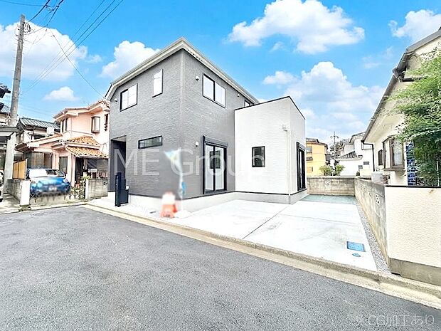 前面道路はきちんと整備されています