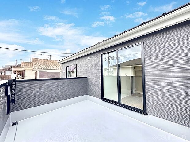 ゆったりバルコニーだから沢山お洗濯ものを干せます。
