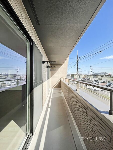 暖かな陽光が降り注ぐバルコニーはお洗濯におすすめ。爽やかな風も心地よいです。