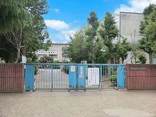 小学校 750m 松戸市立栗ケ沢小学校