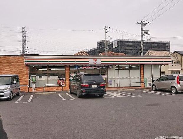 コンビニ 600m セブン-イレブン 川越今福店