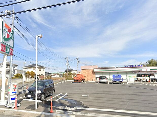 コンビニ 700m セブン-イレブン春日部大場西店