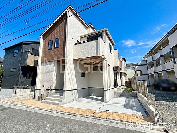 たっぷりの陽光と開放感に包まれる明るい住まい