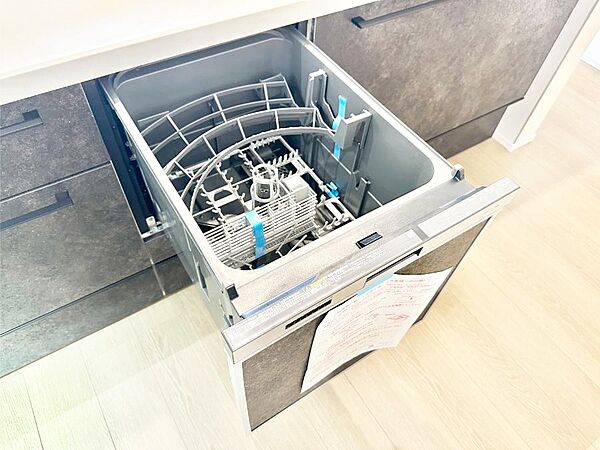 面倒なお片づけは食洗機にお任せ！家事の負担が減って、時間にも気持ちにもゆとりができます。