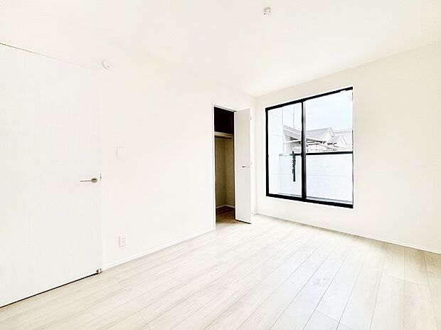 クローゼット付きのお部屋で充実したプライベート時間を過ごせます。