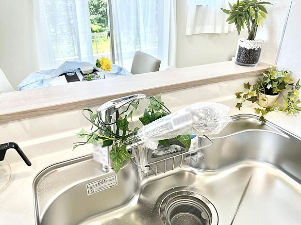 いつでも清潔なおいしいお水を。一つの水栓で水道水と浄水を使い分け。