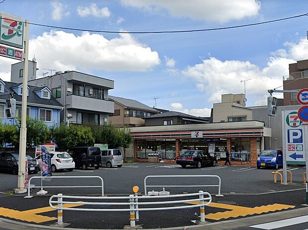 コンビニ 300m セブン-イレブン 足立伊興小西店