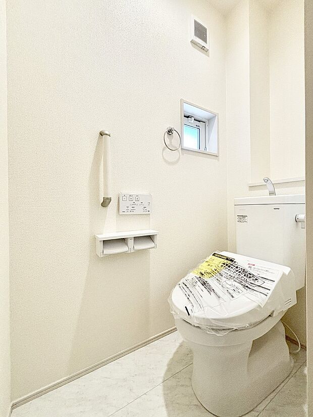 トイレは安心の2箇所！朝のバタバタも一安心です。 