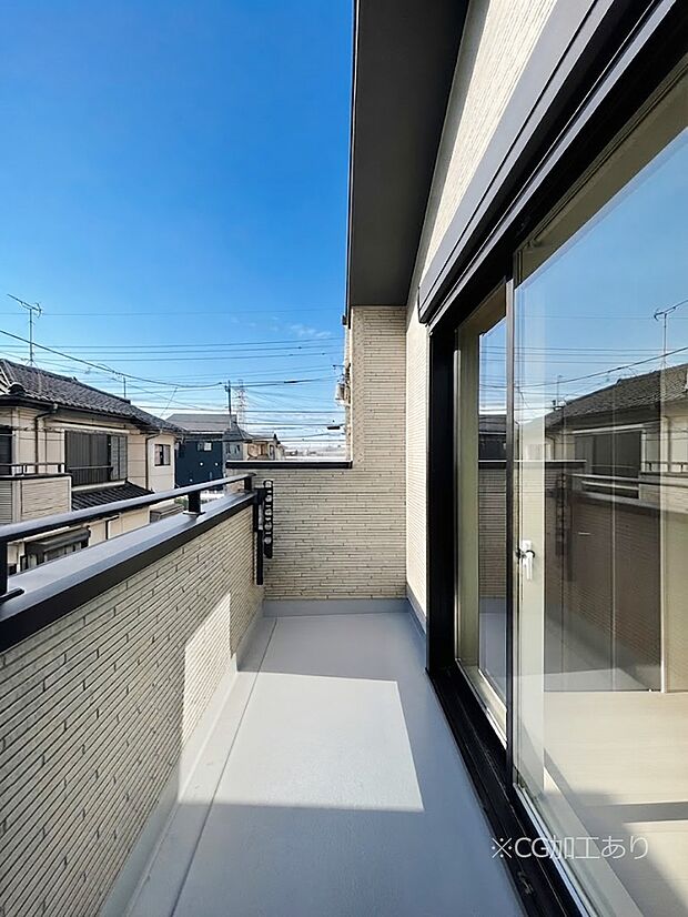 ゆったりバルコニーだから沢山お洗濯ものを干せます。