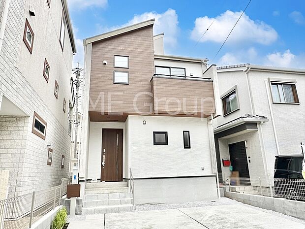 たっぷりの陽光と心地よい風が舞い込む住まい
