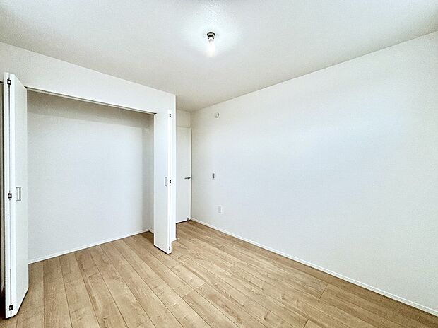 子供部屋にもおすすめな収納スペースたっぷりの居室