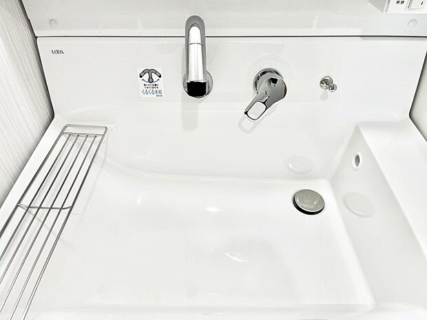 ハンドシャワー付き！使いやすい洗面台。