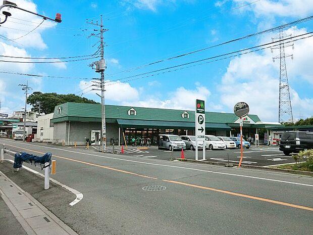 スーパー 800m マルエツ安行慈林店