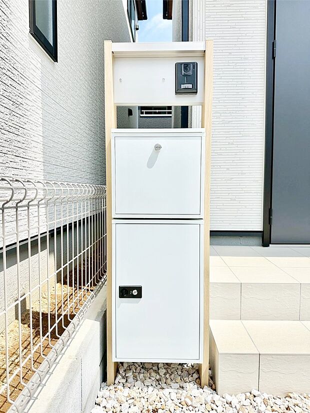留守時の荷物の受け取りに便利な宅配ボックス