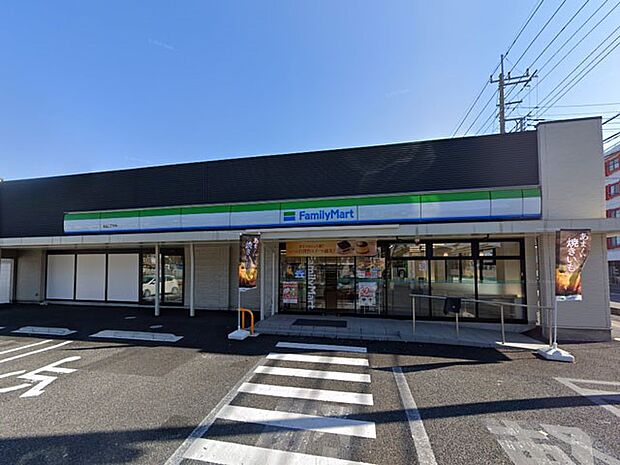 コンビニ 200m ファミリーマート 草加二丁目店