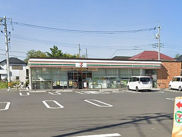 コンビニ 300m セブン-イレブン 越谷東大沢3丁目店
