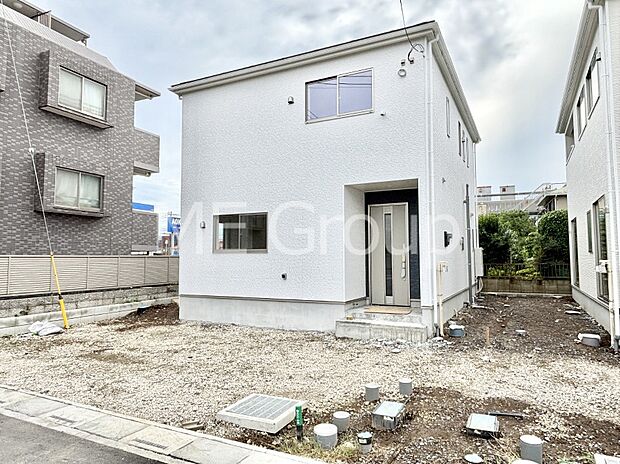 たっぷりの陽光と開放感に包まれる明るい住まい