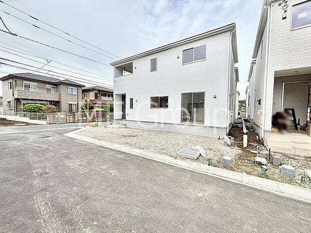 たっぷりの陽光と開放感に包まれる明るい住まい