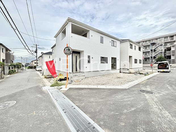 陽光と開放感に恵まれた角地。ここから始まる新生活を応援いたします!