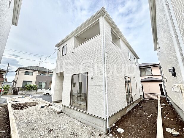 たっぷりの陽光と開放感に包まれる明るい住まい