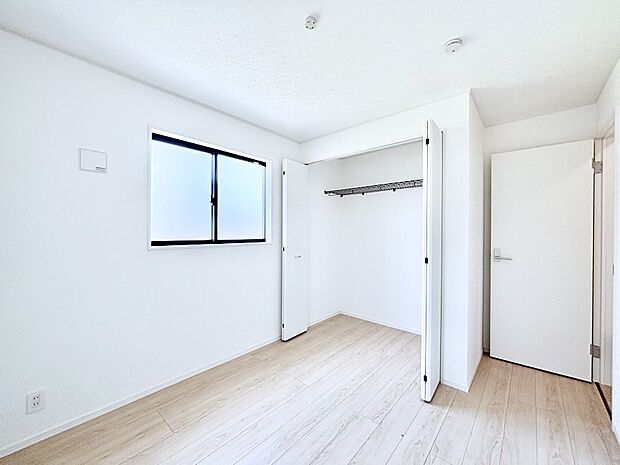 子供部屋にもおすすめな収納スペースたっぷりの居室