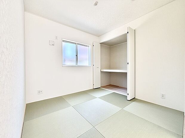 リビング隣接の和室は毎日の暮らしに癒しと安らぎをもたらしてくれます