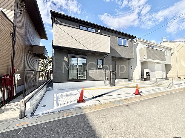 前面道路はきちんと整備されています