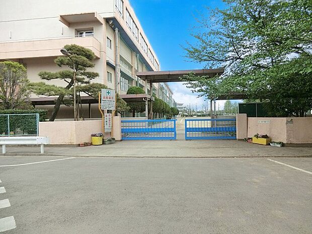 中学校 560m 川越市立霞ケ関東中学校