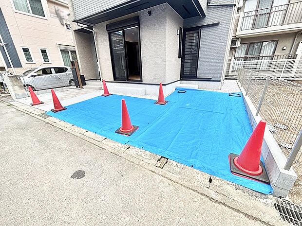 駐車2台可能!急なお客様の駐車に。また、ご家族の自転車スペースとしても大活躍。