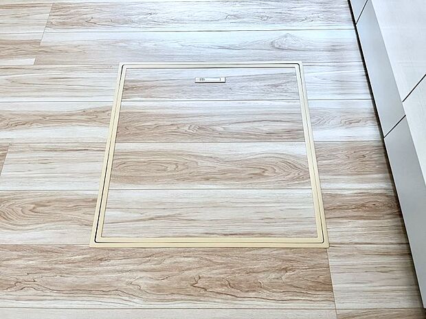 床下収納付き!日用品・非常用品の収納にも大活躍。