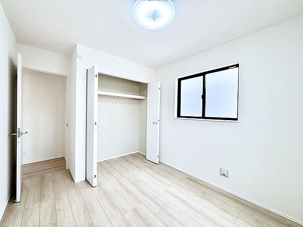 子供部屋にもおすすめな収納スペースたっぷりの居室