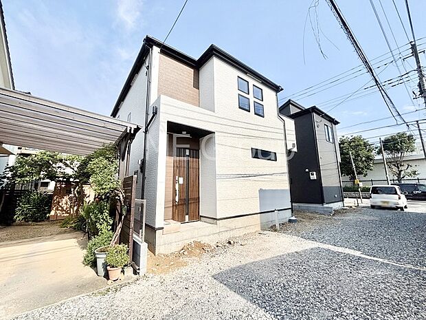 前面道路はきちんと整備されています