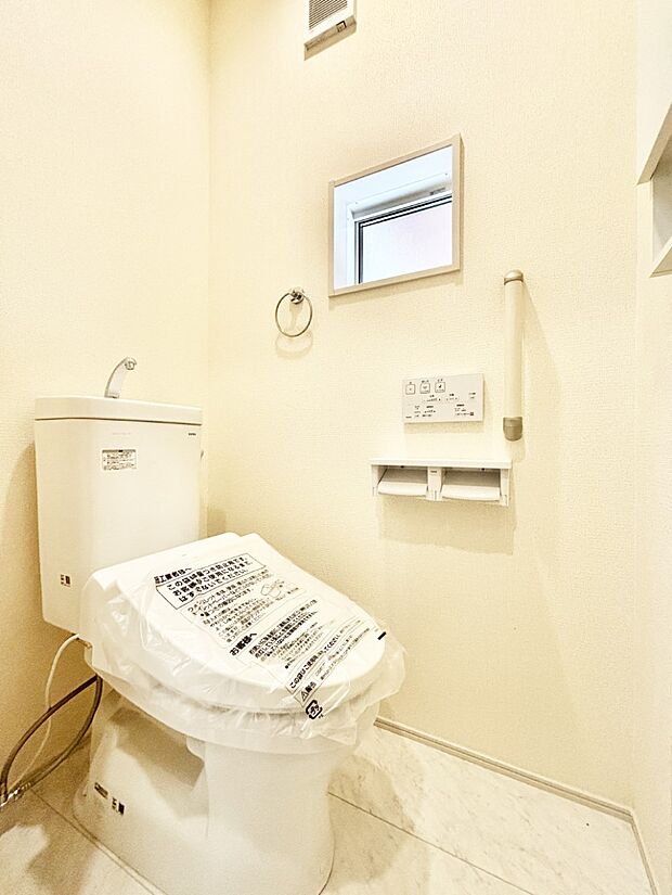 トイレは1階と2階それぞれに配置されていてとても便利です。 
