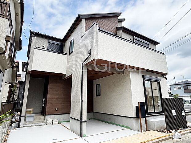 たっぷりの陽光と開放感に包まれる明るい住まい