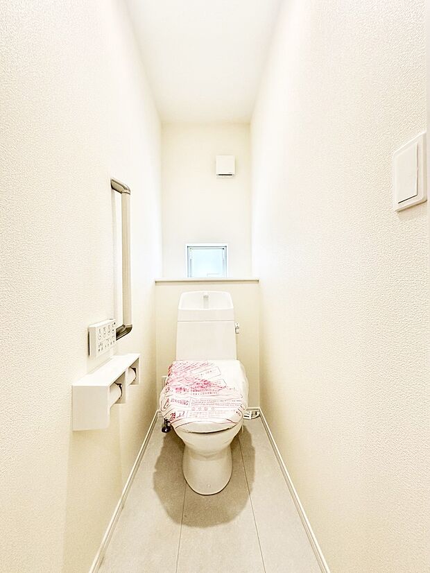 トイレは温水洗浄機能付き