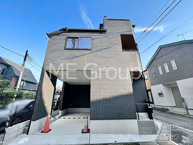 たっぷりの陽光と開放感に包まれる明るい住まい  