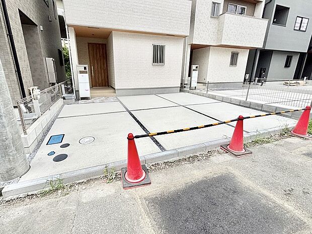 駐車2台可能!急なお客様の駐車に。また、ご家族の自転車スペースとしても大活躍。